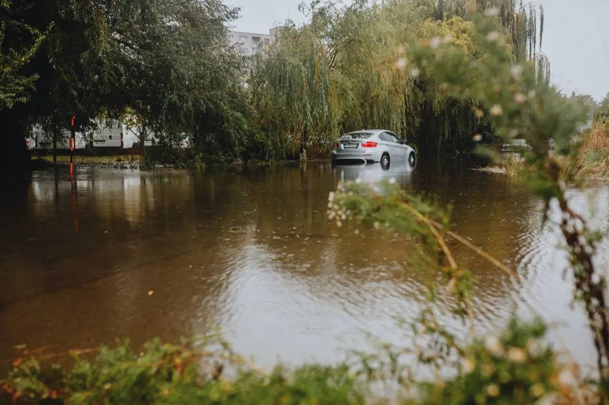 Burst Pipe & Slab Leak Water Damage in Corona, CA